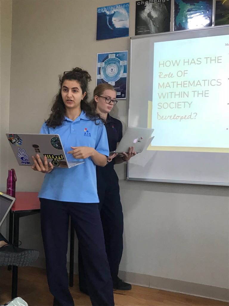 AIS_SrSecondary's tweet image. DP 1 students dive into TOK world #belowthewaterline #knowledgeframework #mathsisfun #pureandappliedmaths