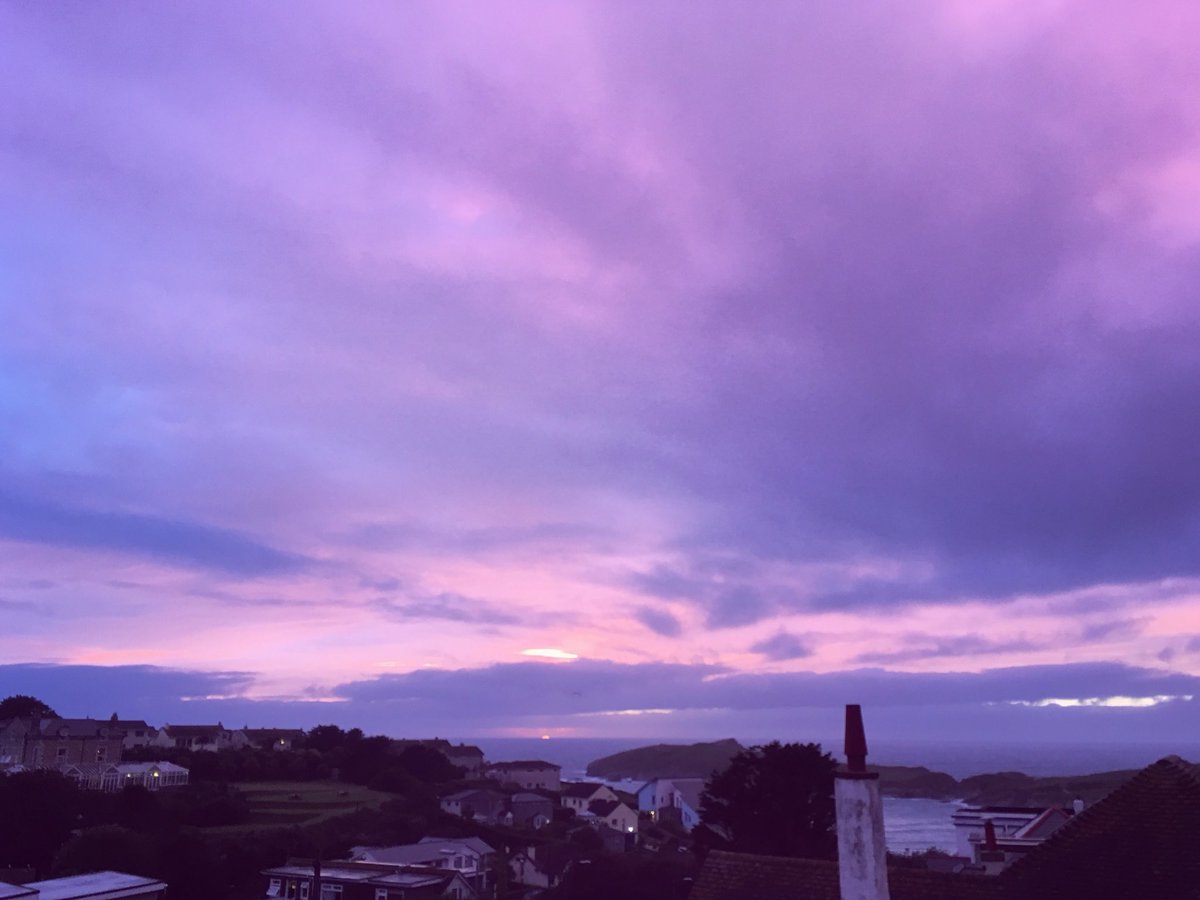 AmandaCC92's tweet photo. HAPPY ST PIRANS DAY EVERYONE HERES A REMINDER THAT CORNWALL IS THE BEST NATION POSSIBLE XOXO #StPiransDay #5thNation #CornwallForever #YesIveHadMyPasty https://t.co/tZi9ZrYlqn