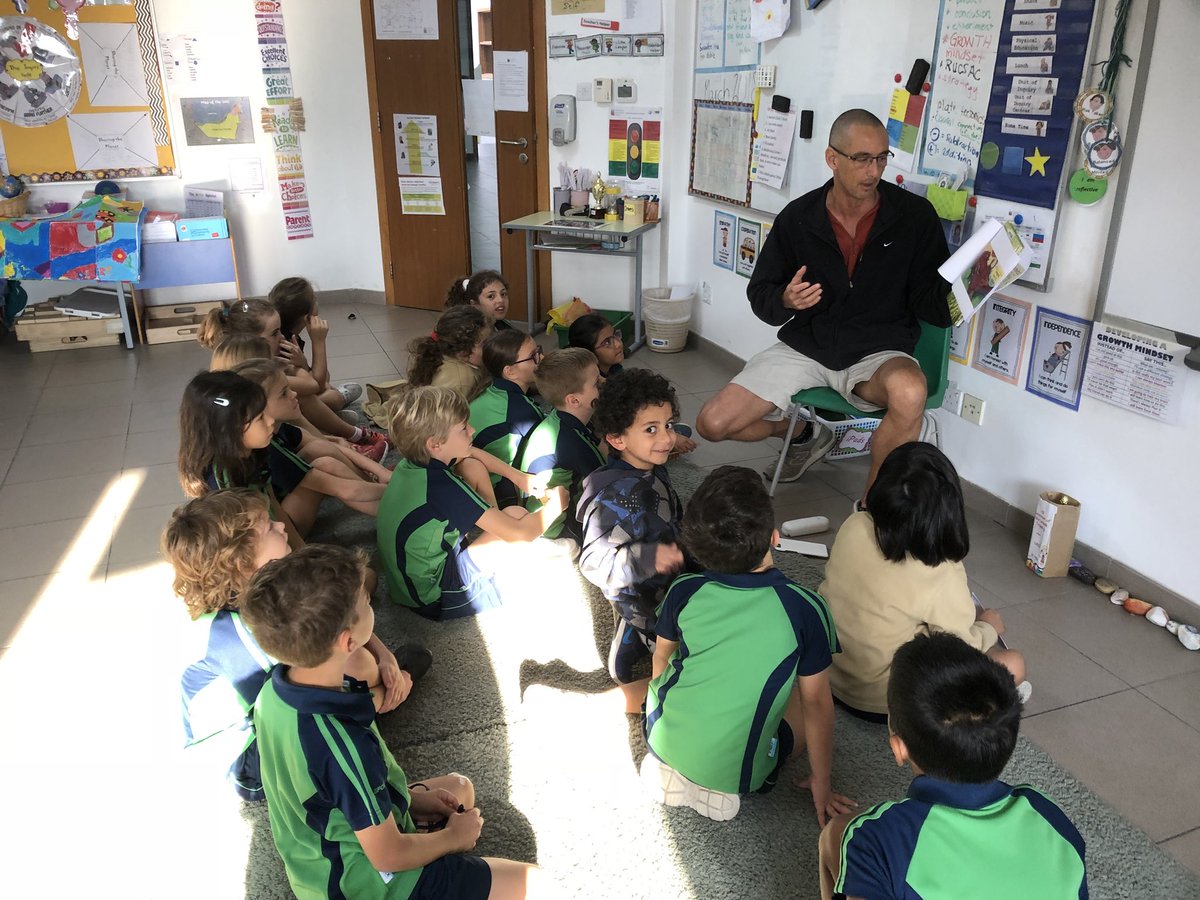 rolaghadban's tweet image. Great start to book week, thank you to our surprise guests who came today! @GCSPYPG2 #behappybegcs #gcsbookweek