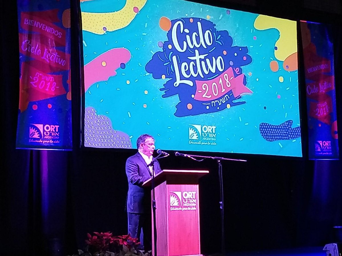 ORTArgentina's tweet photo. #ORT2018
El Dr. Guillermo Feldberg, presidente de ORT Argentina, dedica unas palabras para nuestros alumnos ingresantes: “Hay una sola cosa que está terminantemente prohibida en esta escuela: no ser feliz”. https://t.co/m7tkTU9OOV