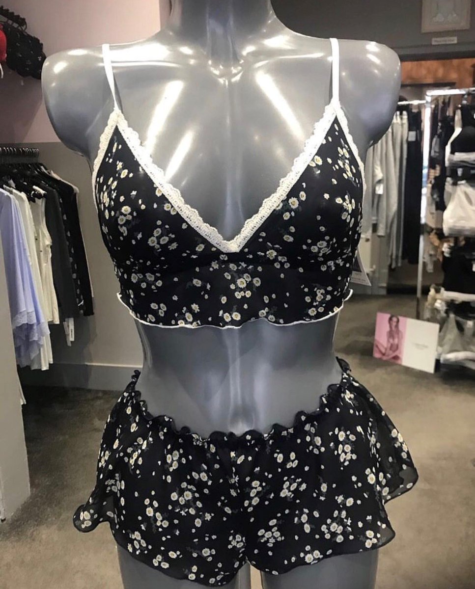 OPF_Reigate's tweet photo. RAFFLE PRIZE RELEASE!
ยฃ25 gift voucher for The Lingerie Boutique,!
They have some lovely pieces in store! Be sure to take a look... and obviously buy raffle tickets to win this amazing prize!
DON'T FORGET TO BOOK ONTO SPEEDFLEX SESSIONS ON 23RD MARCH!
#Speedflexathon https://t.co/c8w0wPaAk4