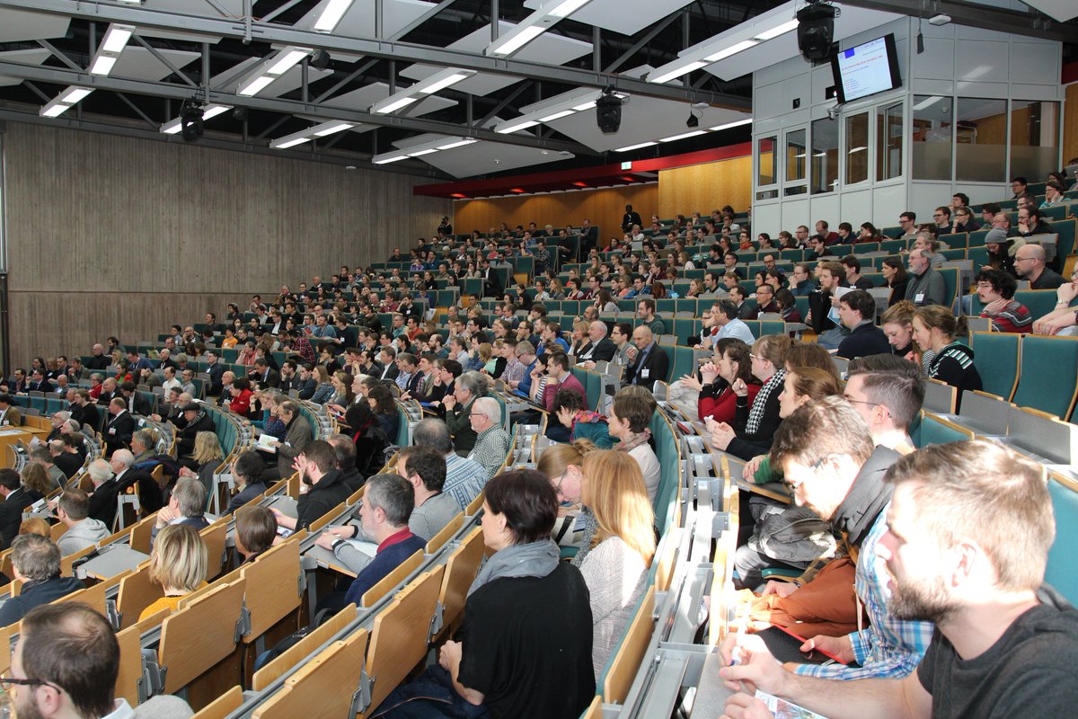 unipb's tweet photo. Die Vorträge und Debatten können beginnen: Seit 13.30 Uhr läuft die einwöchige #GDMV18 an der #UniPaderborn. https://t.co/6IFTsY7bef