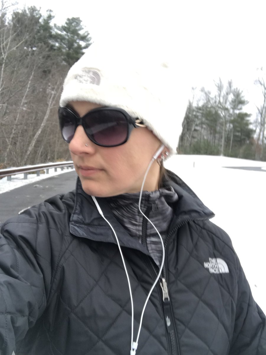 SNMinardi's tweet photo. ... it’s definitely snowy and icy out for a run today! ❄️ #5Kcomplete https://t.co/KaN5wBSdTr