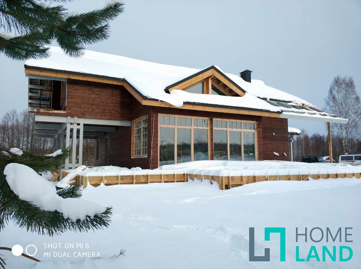 HomelandRB's tweet photo. Площадь красавца 250 м2. Практически весь периметр дома опоясывает терраса – еще 93 м2. В доме два этажа, 5 спальных комнат. Дом построен по технологии #prefab компанией #Homeland
#��омподключ #строительстводомов #строительстводомоввбеларуси #деревянныйдом #большойдом https://t.co/l5MP8peB1F