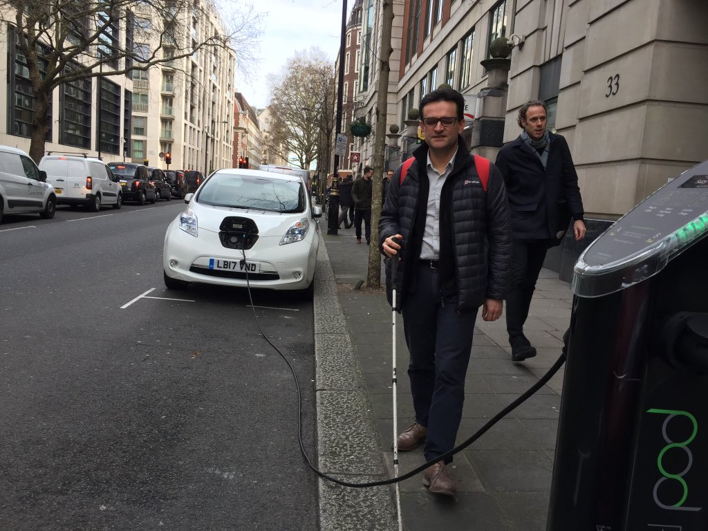 Kika & Quark tweet media