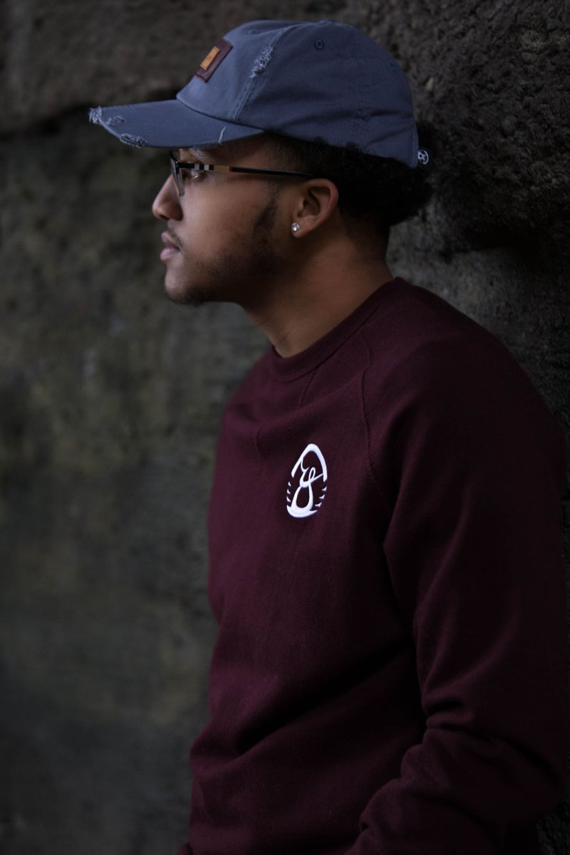 OyBrand's tweet photo. Its important to look fresh from every angle. #oybrand #officialbosstype #bosstalk #swag #boss #style #bossout #freshtodeath #represent #from #all #angles #dadhat #maroon #crewneck #sweater #seattle #fashion https://t.co/hvQzujGN2J