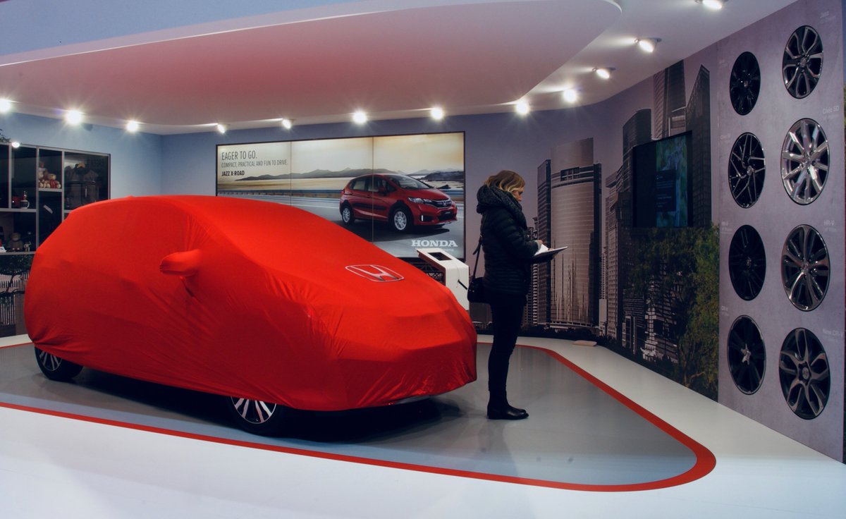 Avantgarde_LDN's tweet image. Ready for tomorrow! Team is excited here in Geneva #GenevaMotorshow2018 #Honda #calmbeforethestorm #avantgarde #creatingfans #excited