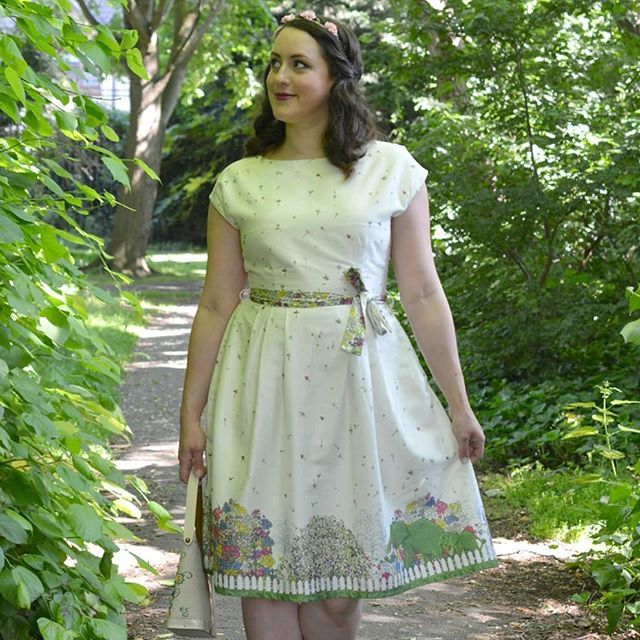 LauraAshleyUK's tweet photo. Let us celebrate our February Blogger Crush who helps bring a little bit of vintage charm to our blog! Meet 
@vintage_frills who you need to follow if you don't already! 😍 #bloggercrush #vintage #lauraashley #girlcrush #love https://t.co/PxvLjZ0MBS https://t.co/IsenB6jZAS