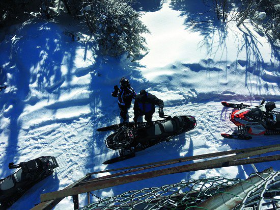 Read the article written by @tbay25 about his snowmobile trip to the Eastern Townships! ow.ly/J9rP30iLw1F