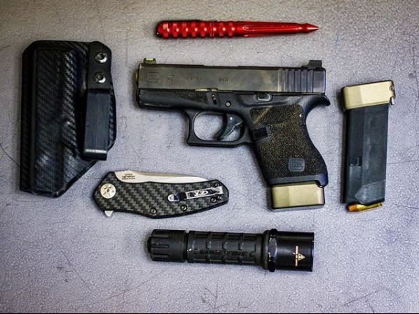 Day 3 of our MGM Targets good guy #edc Travis Gibson, Vice President 
<a href="/glockinc/">GLOCK, Inc.</a> 43 with fiber optic sights, 2 magazines with <a href="/tarantactical/">Taran Tactical</a> base pads. @hornady_mfg Critical Defense 
@hoftac_industries holster <a href="/ztknives/">Zero Tolerance</a> &amp; pen
<a href="/surefire_llc/">Surefire.</a> G2X Pro Flashlight 
#ccw #2a