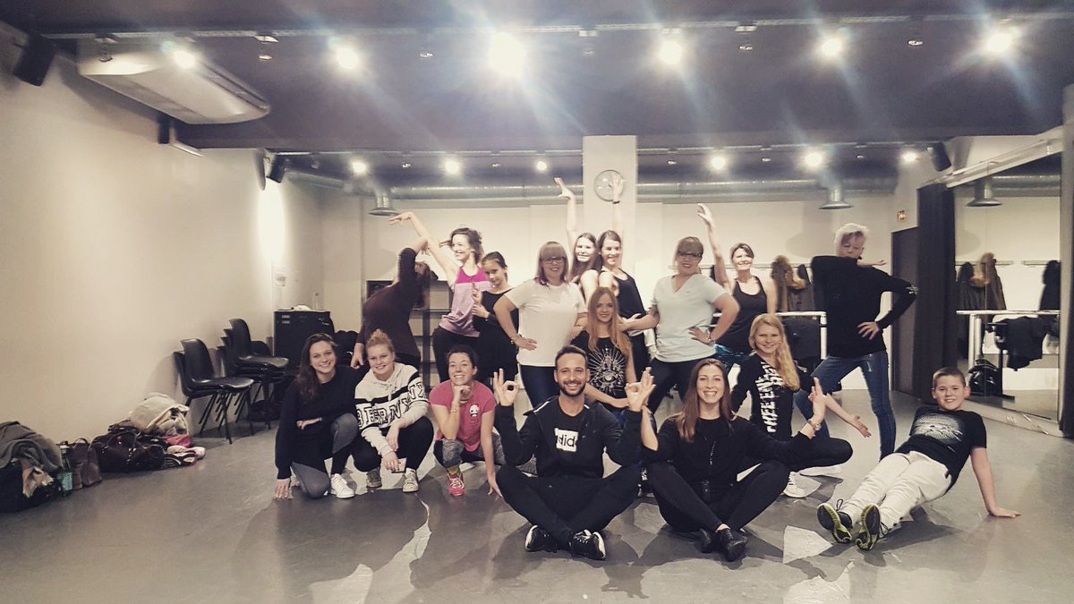 Sunday Class... Always fun with you! 👌 <a href="/SilviaNofficiel/">Silvia Notargiacomo</a> #stage #studiobleu #dimancheondanse