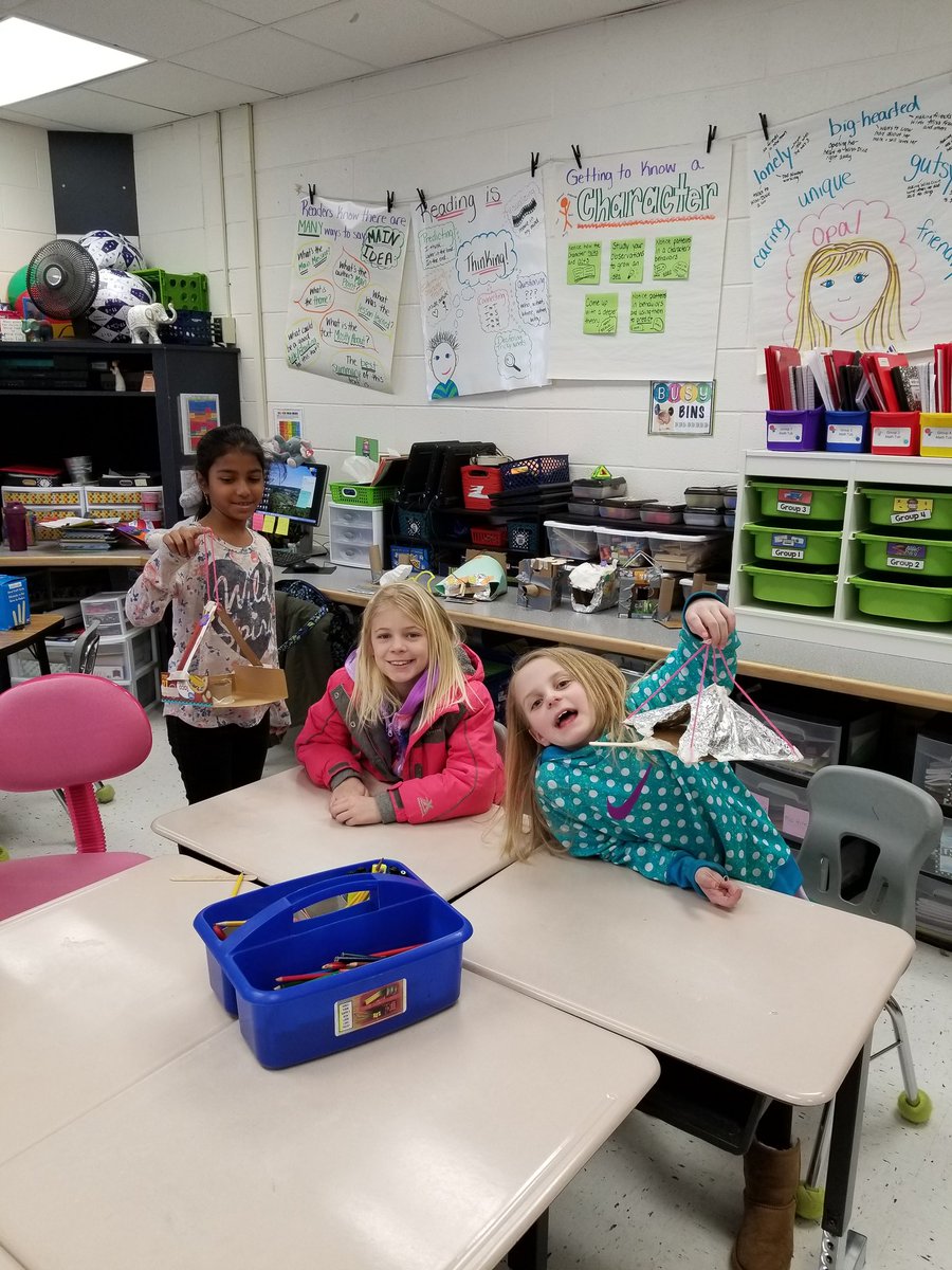 FeeserLCPS's tweet photo. Making birdhouses in 3rd Gr. @Leskolearn @PThiessen_LCPS  #SteamExpo2018 https://t.co/MS2qoFg4xa