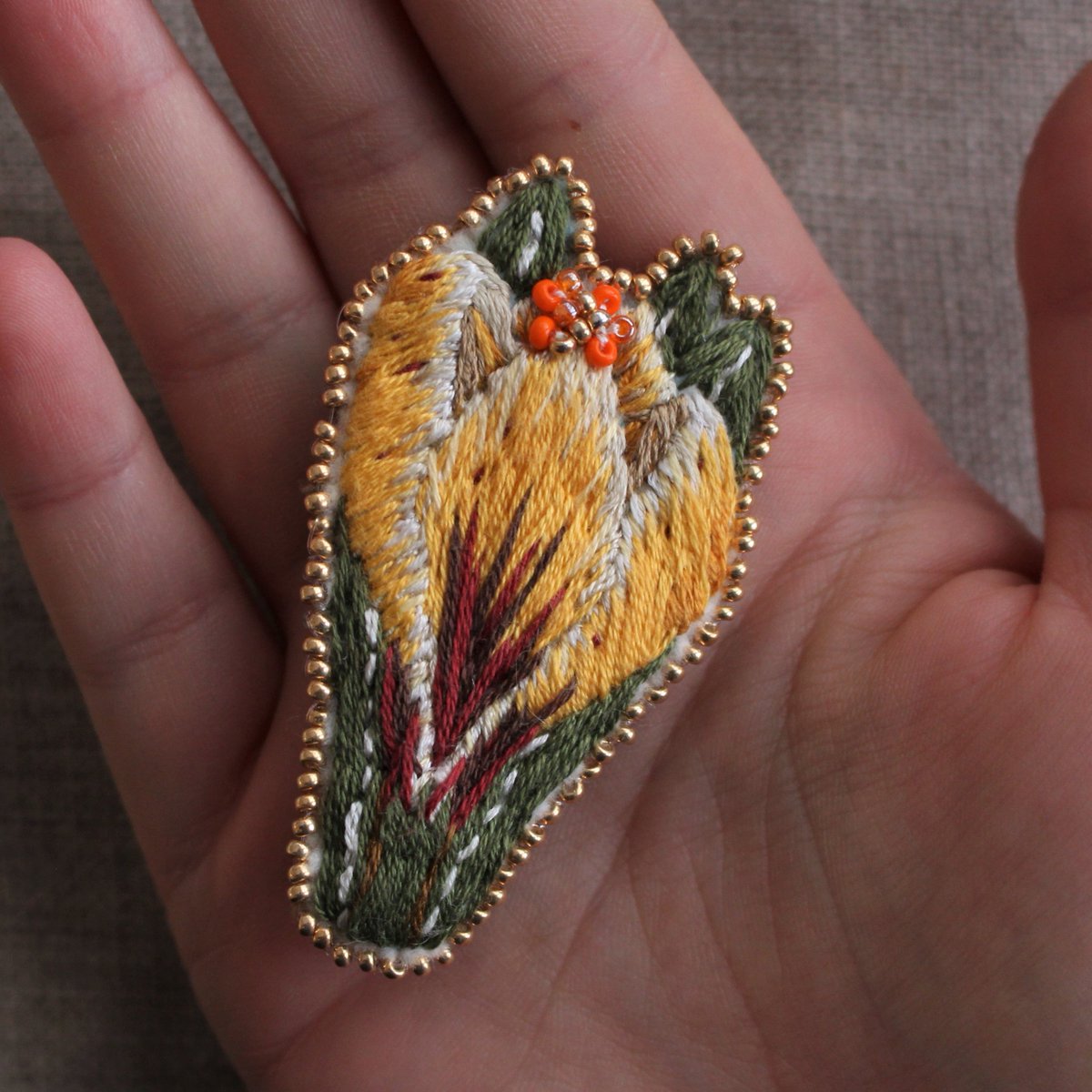 linasdolls's tweet photo. https://t.co/asXYizp0Ic now available in my shop! 🌼

#crocus #spring #flowers #floral #etsyfinds #etsyretwt #brooch #onlinecraft #craftbuzz #handmadehour https://t.co/mcO47QOwH3
