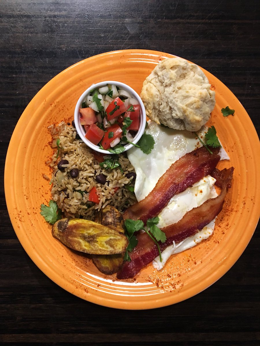 This Canadian snow and chill has us aching for tropics 🌿 so today we bring you a lovely breakfast staple from Costa Rica: 

Gallo Pinto | Eggs | Plantain | Bacon | Pico de Gallo | paired with a biscuit 

A nice healthy way to kick off the work week!  

#costaricadreamin