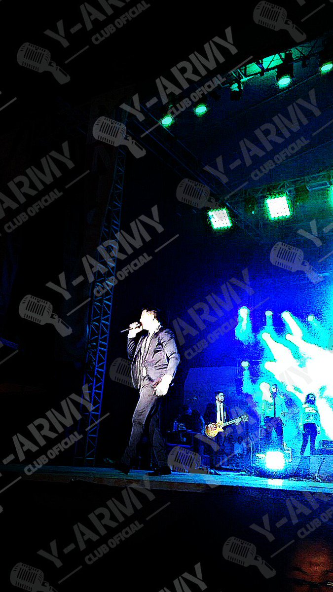 Army_Yahir's tweet photo. Mucho más del concierto
de @yahirmusic en la @feriabandera !
#FeriaDeLaBandera #Iguala
#ArmyPresente 😉✌! https://t.co/wltbbz0STI