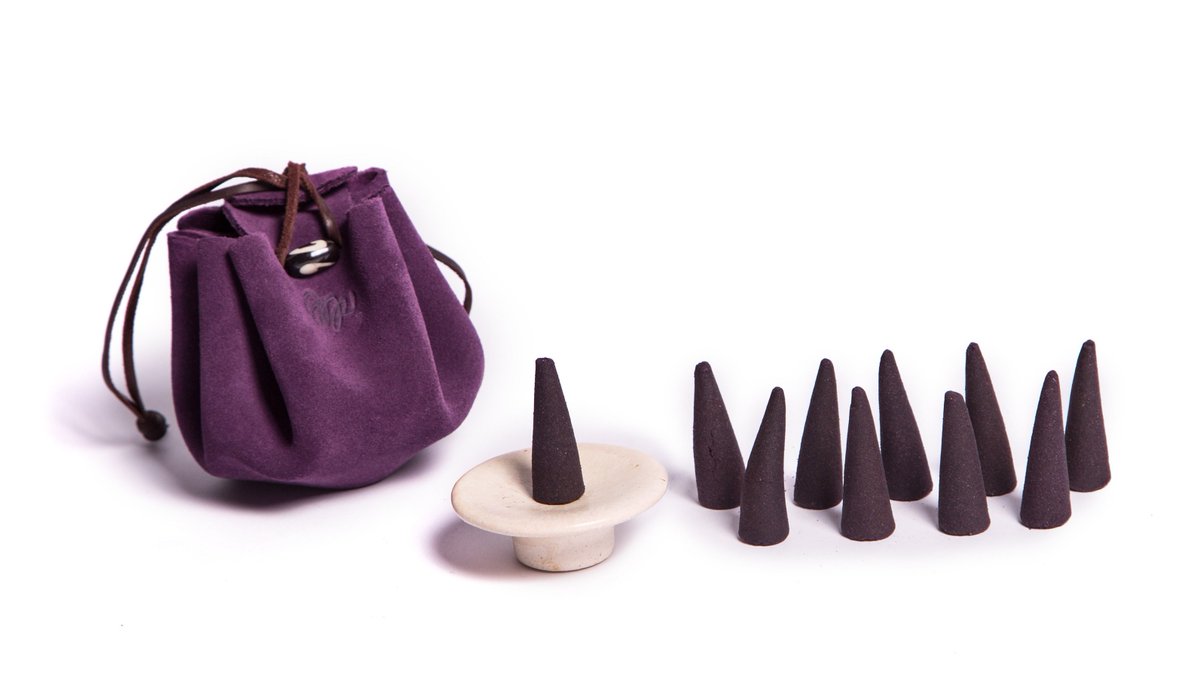 mdinpeninsula's tweet photo. We have some special items for Easter in Spain, such as the kitchen irons to cook Easter pastry flowers; and beautiful processional candleholders to join in the Spanish Holy Week processions with style. https://t.co/k6tV8xljbH 

#SpanishHolyWeek
#Kitchenirons
#Candleholders https://t.co/cglgjraGjf