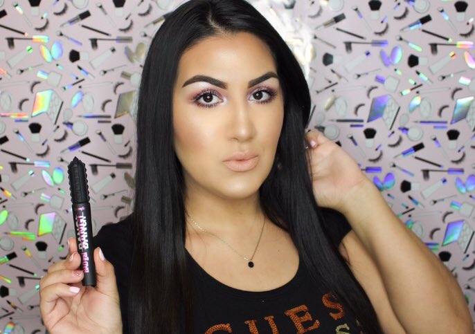 DolledupYasmin's tweet image. No Falsies here 🙅🏻‍♀️ just my @BenefitBeauty #badgalbang mascara &amp;amp; ka-BROW in shade 4 💖 #benefitbeauty
