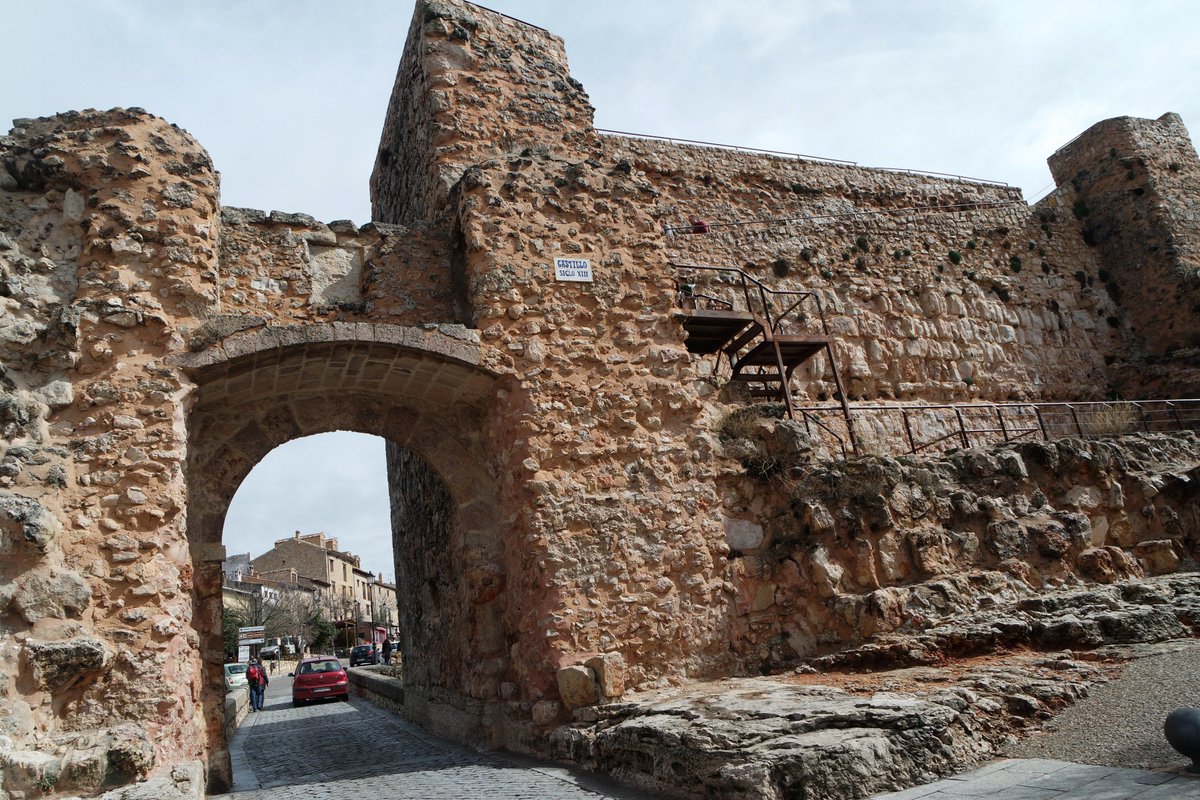AliciaGarciaRxE's tweet photo. Ayer el tiempo dio tregua y pudimos disfrutar de una visita guiada por la ciudad de Cuenca #cuenqueandocyltb @cuenqueando https://t.co/kJQOxFK1UF