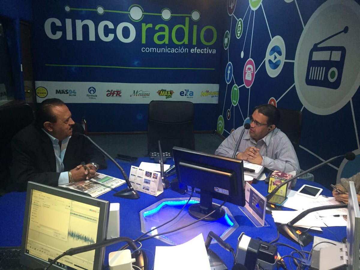 laopinionpuebla's tweet photo. Nuestro Director @oscarlaopinion en entrevista con @JavierLopezDiaz por los 94 años de #LaOpiniónPue y el billete conmemorativo de @lotenal #LaOpinión94Años https://t.co/WaqmdEZNNw
