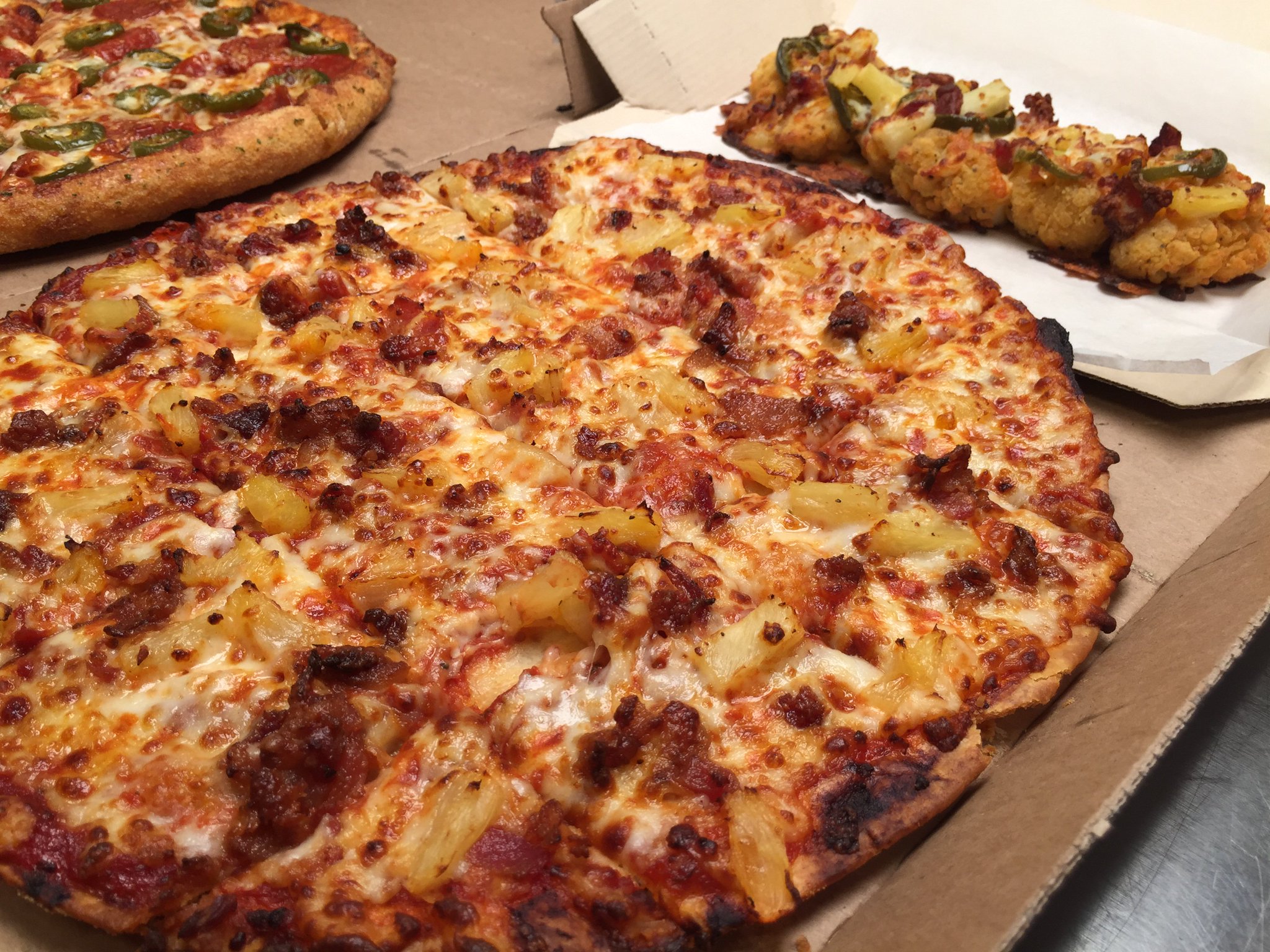 Domino�s Pizza on Twitter &quot;This is what Thin Crust dreams are made of.…