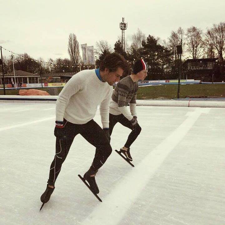 schaatsennl's tweet photo. Ard en Keessiebokaal: Wie verbreekt het vijftig jaar oude baanrecord van Ard Schenk in een wollen trui en op vaste schaatsen? Meld je nu aan! #sjezenlangseensneeuwrand  https://t.co/BncQkL1QBW https://t.co/BPb4NvIE0n