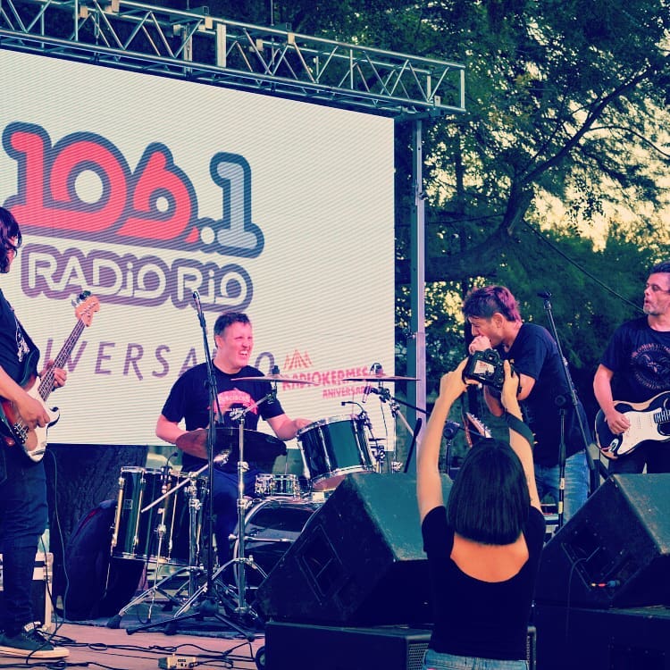 funcircus_rock's tweet photo. Ayer con los #Funcircus en la #Radiokermes2018🎪
de @radiorio106
gracias @muma2812 y @RadioRio106 por la alta onda y felicitaciones por semejante laburo. https://t.co/BNuqTIkkuG