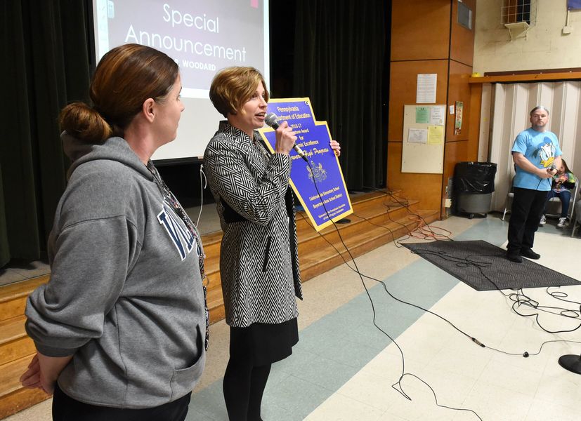 Colebrookdale's tweet photo. Sooooooo proud of all the students and staff members of CES on meeting the Reading Challenge goal as well as getting Distinguished Recognition from the State of PA. #PrideofCES #BASDPride https://t.co/uNRudMje8w