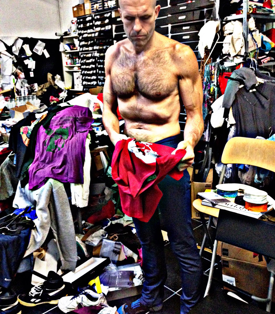 Sport_Crime's tweet photo. A strategy in Dabs's clothing? Really? 
We trust Agostino, he knows a lot #weloveourstylist #clothes #dress #undress #muscles #skin #backstage #fiction #rehearsal https://t.co/OXfhyhzoNv