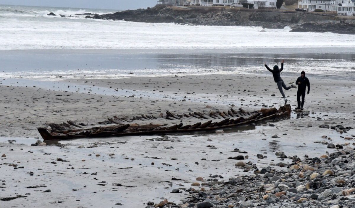 smgphoto's tweet image. People #explore #sunken boat #exposed #York short sands @FostersDailyDem @seacoastonline