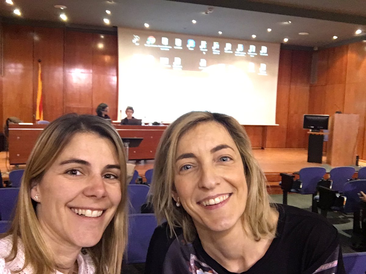 Martafi1981's tweet photo. Formant-nos més en lactancia! #Temasvanguardialactanciamaterna2018 amb @LloverasVinals @APS_PAMEM #caplarrard https://t.co/a0I9iA4LxV
