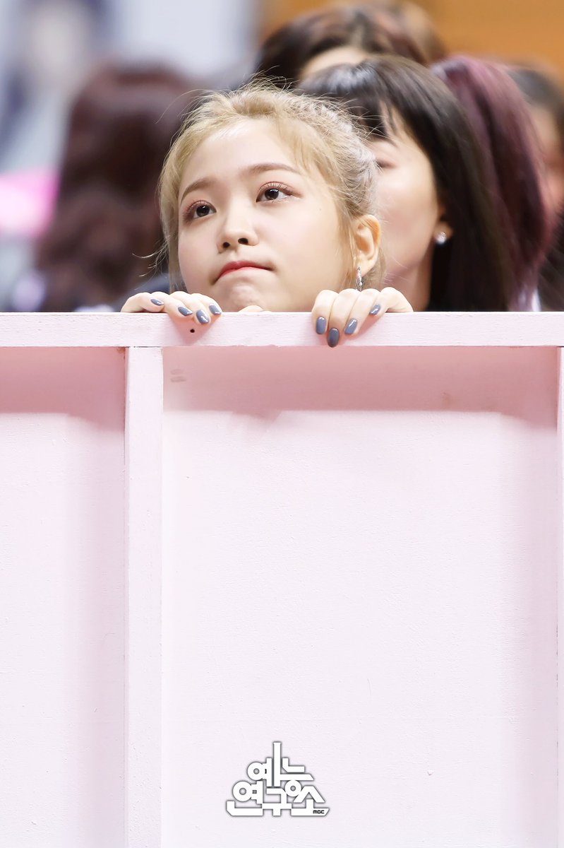 nstella's tweet image. RT MBC_entertain: 연구원은 따뜻한 색의 예림이를 기억해💜
생일 축하해요🎂 예림이 하고 싶은 거 다 해! 
#HappyYeriDay #예림아생일축하해
#2018아육대 #레드벨벳 #예리 RVsmtown