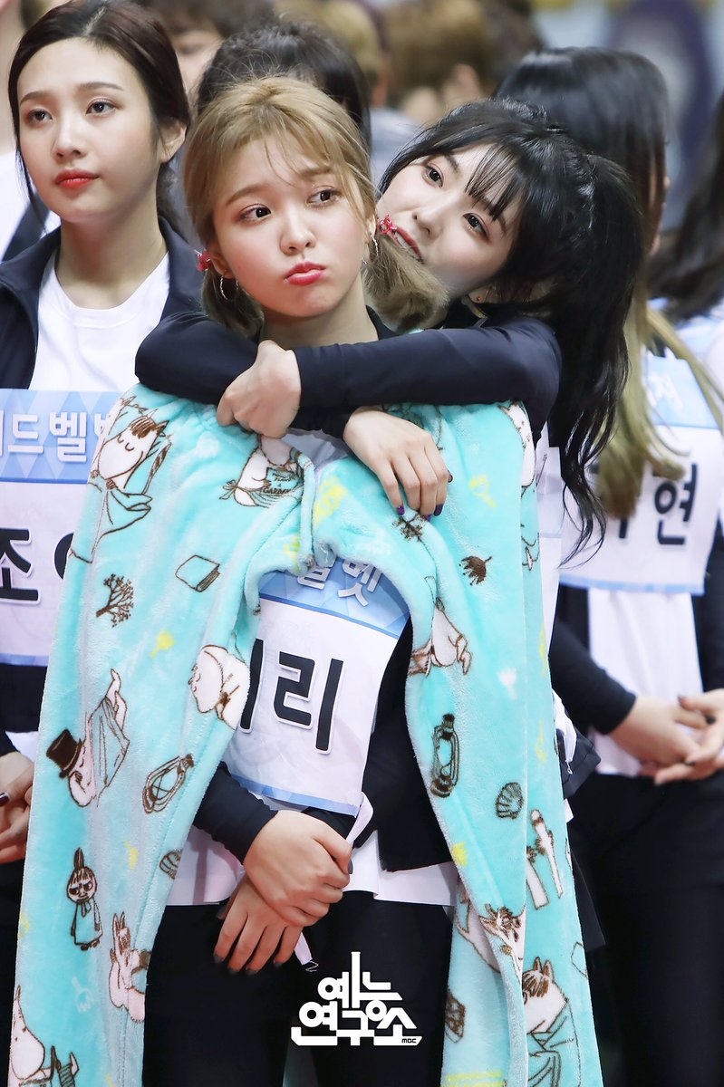 nstella's tweet image. RT MBC_entertain: 연구원은 따뜻한 색의 예림이를 기억해💜
생일 축하해요🎂 예림이 하고 싶은 거 다 해! 
#HappyYeriDay #예림아생일축하해
#2018아육대 #레드벨벳 #예리 RVsmtown