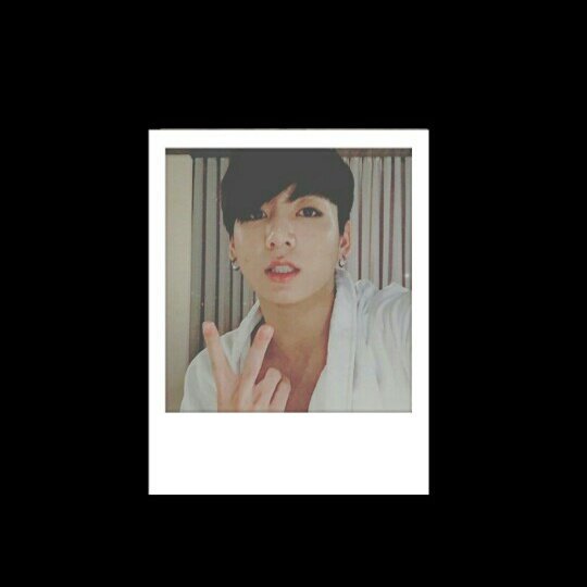 wtheidi's tweet photo. ★·.·´¯`·.·★ ᴀᴍɪᴅsᴛ ᴛʜᴇ sᴄᴀᴛᴛᴇʀɪɴɢ ʀᴀɪɴ ᴏғ ғʟᴏᴡᴇʀ ᴘᴇᴛᴀʟs ɪ ʀᴜɴ,ᴡᴀɴᴅᴇʀɪɴɢ ᴛʜʀᴏᴜɢʜ ᴛʜɪs ᴍᴀᴢᴇ ★·.·´¯`·.·★
#ARMYSeIcaDay https://t.co/JHo4xvoKye