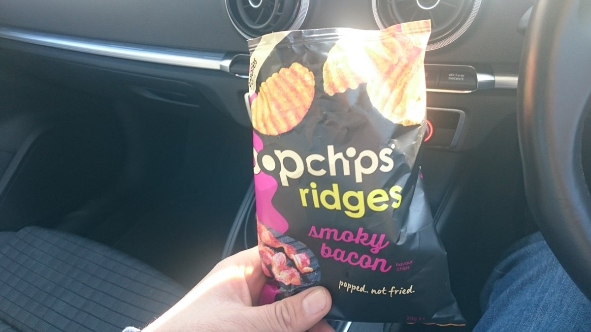 BMobileLife's tweet photo. @Tesco Disappointed! I know this was part of the meal deal, but this is ridiculous! The packet was almost empty! #Disapointed #shortchange #fullofair #Tesco https://t.co/R72y4k51LH