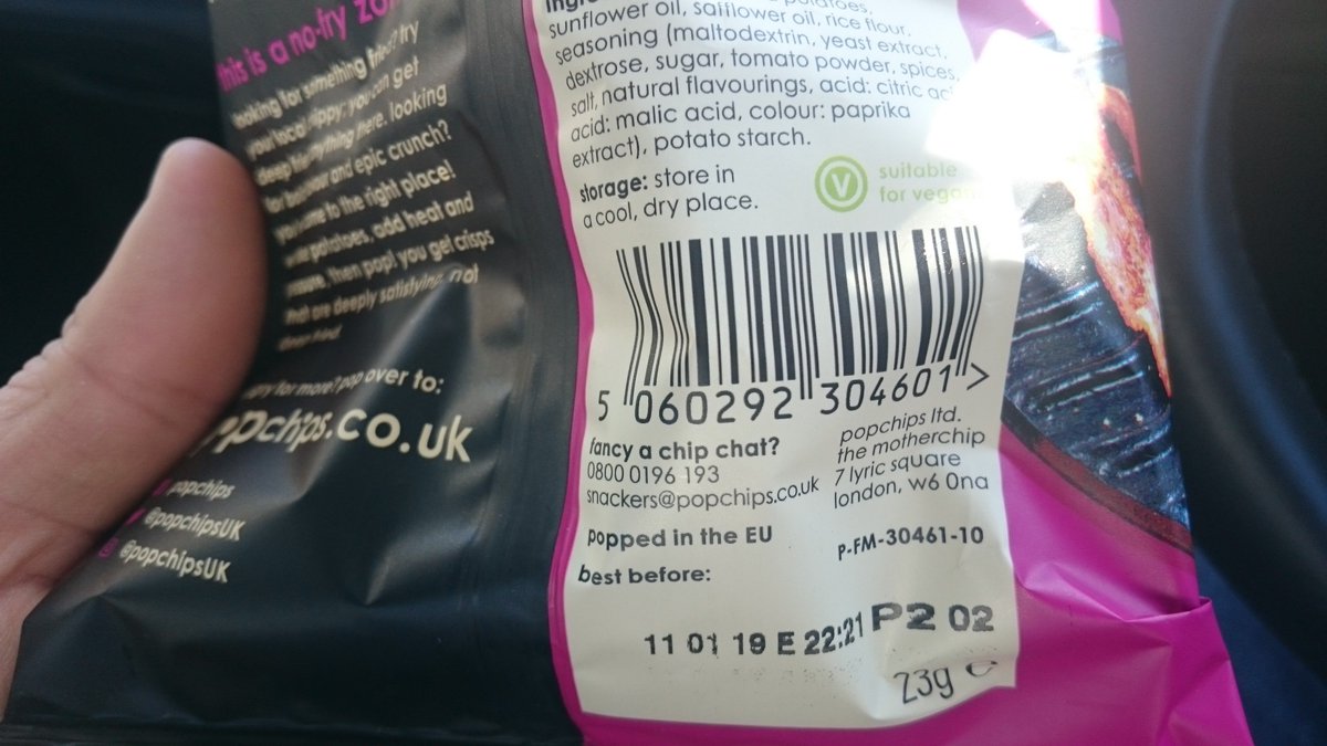 BMobileLife's tweet photo. @Tesco Disappointed! I know this was part of the meal deal, but this is ridiculous! The packet was almost empty! #Disapointed #shortchange #fullofair #Tesco https://t.co/R72y4k51LH