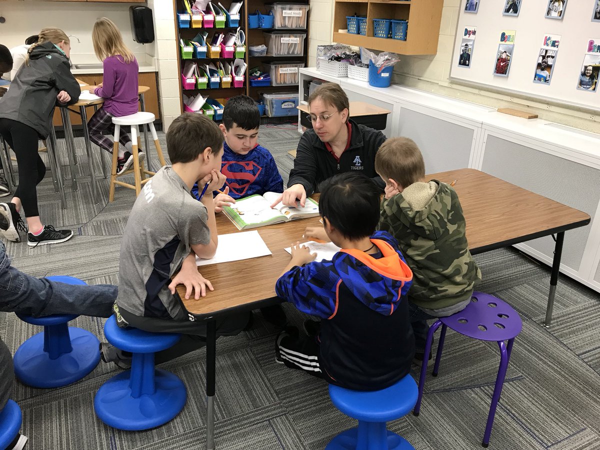 npeterson09's tweet image. 4th Grade Math Buddies are helping us with our Solve and Share!  #fractions @MarkNechanicky @nicksofio #ALASconnectEd