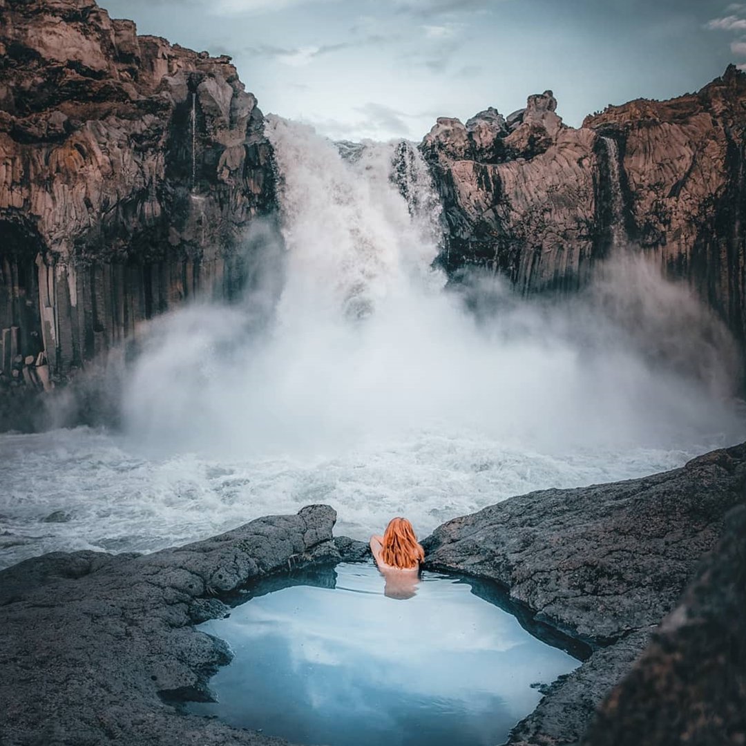 escapade_app's tweet photo. Natural hot springs are the perfect relaxation spot 🙌.. Visit the link in our bio to subscribe for info on even more breathtaking destinations!! 📸 @dreamingandwandering #escapadeapp #Iceland #travelwriter #travel #wineanddine #partytime #backpacking #travellust #summer https://t.co/DtQXeOosAn