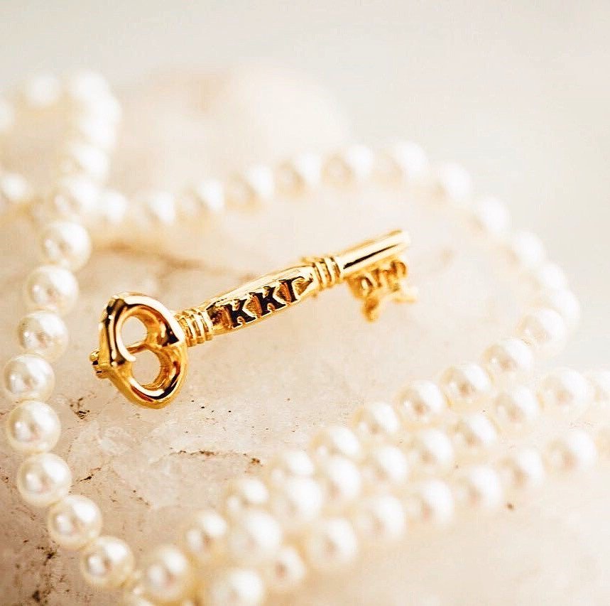 Today is #InternationalBadgeDay! Share what the golden key means to you by using #IWearABadge and tagging Kappa! 💙🗝⚜️ #WearYourGoldenKey #BadgeDay18 <a href="/NPCWomen/">NPC</a> 📷: <a href="/NorthTexasKappa/">northtexaskappa</a>