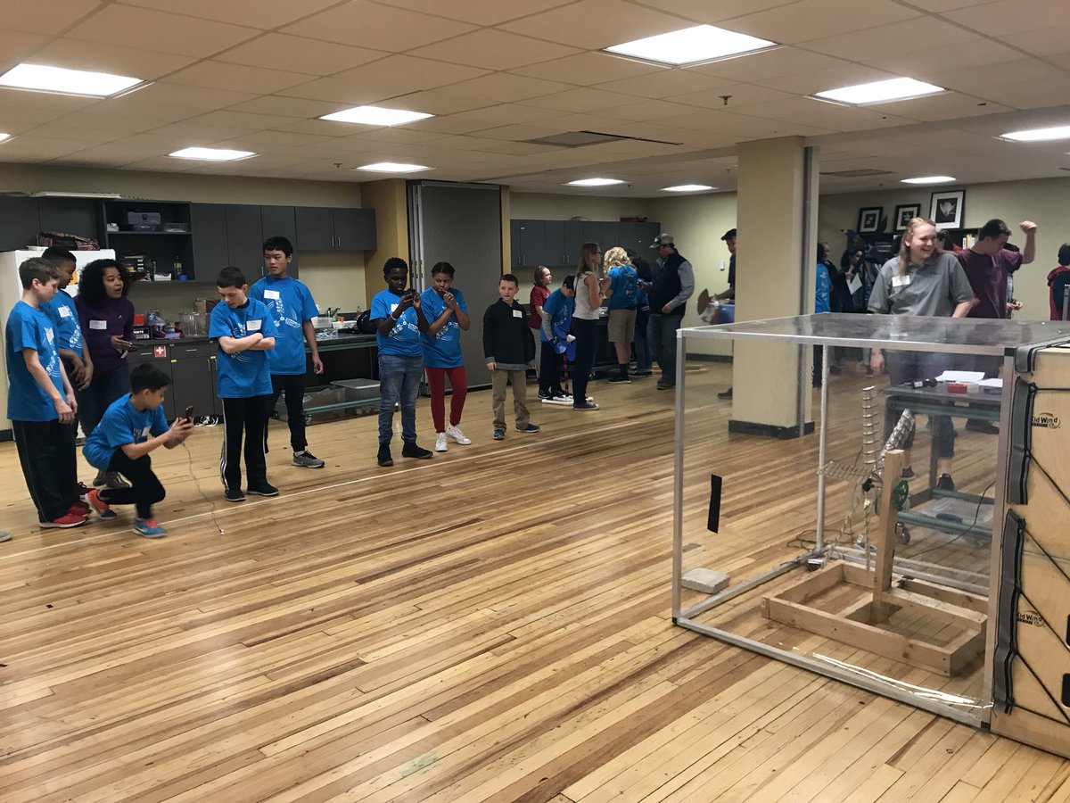 hayesframme's tweet image. #virginia #kidwindchallenge underway in #roanoke. Already very impressed with these smart kids! #greenenergy #stem #vakwc2018 @OrstedNA @DomEnergyVA @BOEM_DOI @JMU