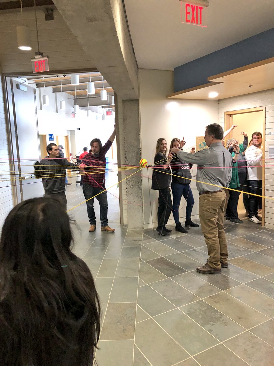 Walking the halls <a href="/whatsinsideslc/">St. Lawrence College</a> and look what I ran into... a course on leadership and team work. Very cool! #ProudtobeSLC