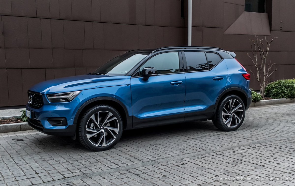 motorionline's tweet photo. #Volvo #XC40 eletta Auto dell’Anno 2018 [VIDEO] https://t.co/SP5CWJIOG5 #VolvoXC40 #Automotive #caroftheyear2018 #GIMS #GIMS2018 #GIMSSwiss2018 #GimsSwiss https://t.co/jGgHfNMK7m