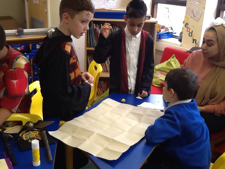 GrangehurstCov's tweet image. 3VR #WorldBookDay2018 #FunInABox #CatInTheHat