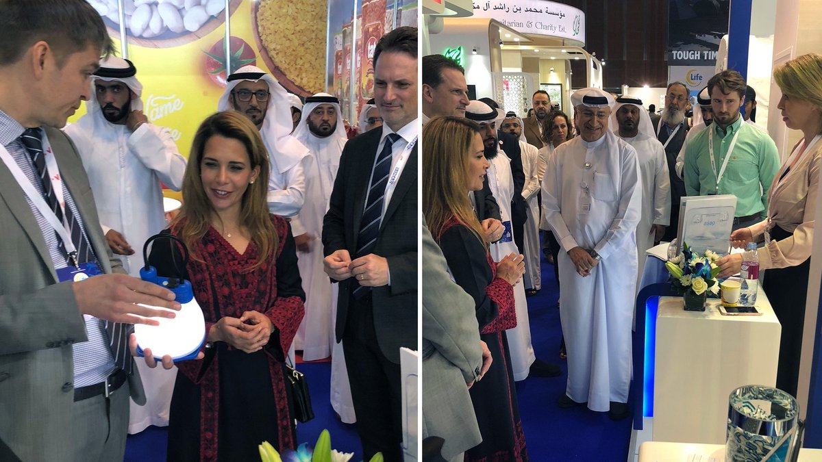 Innovasjon Norge er med 12 norske utstillere på den internasjonale bistandskonferansen DIHAD i Dubai. Her besøker <a href="/hrhprincesshaya/">HRH Princess Haya</a> standen der solcellelamper fra <a href="/Brightsolar/">BRIGHT Products</a> og laken som forhindrer sykdomsspredning fra <a href="/ASAPNorwayAS/">ASAP Norway AS</a> er noen av innovasjonene som presenteres.