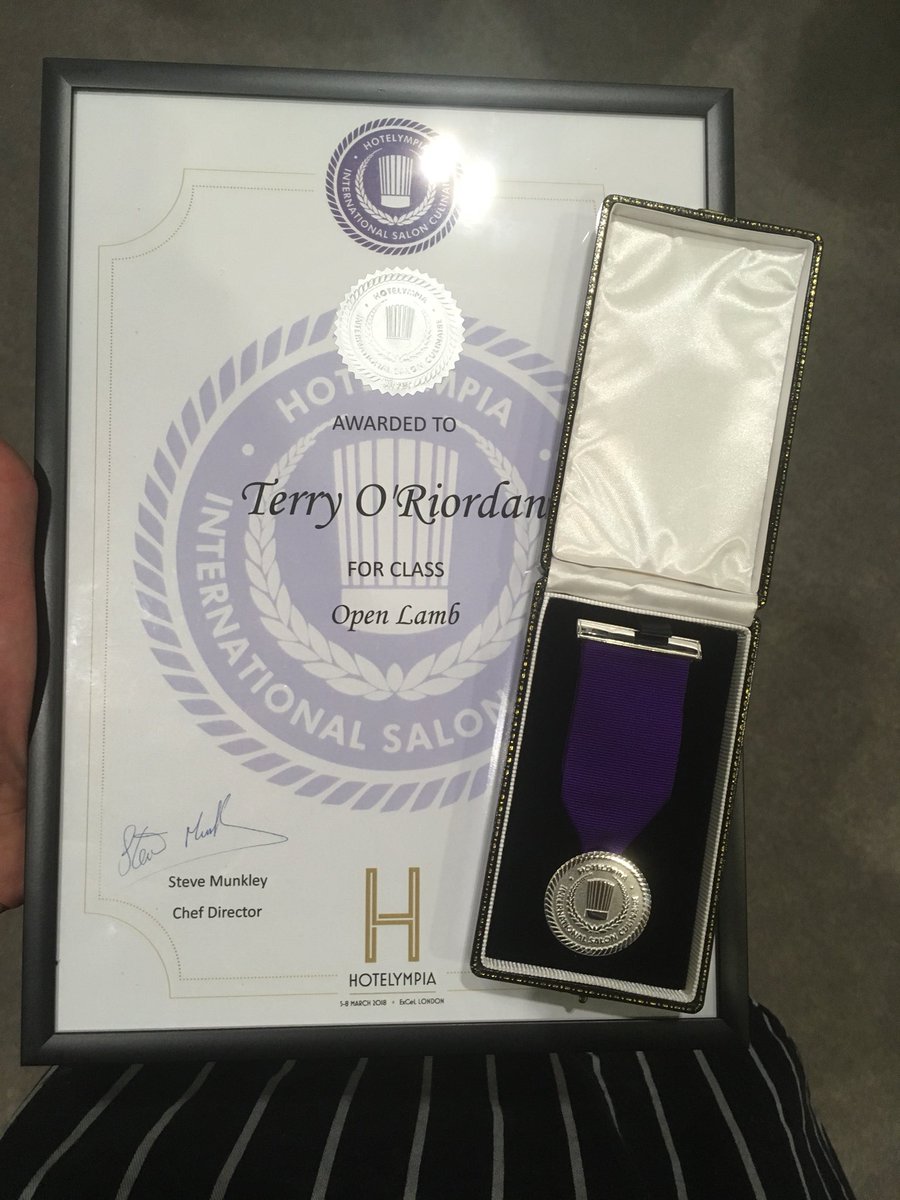 telO86's tweet photo. Great start to the week @Hotelympia @compassgroupuk @SalonCulinaire  heat winner with a silver #teamCompass https://t.co/0NMknVAPCx