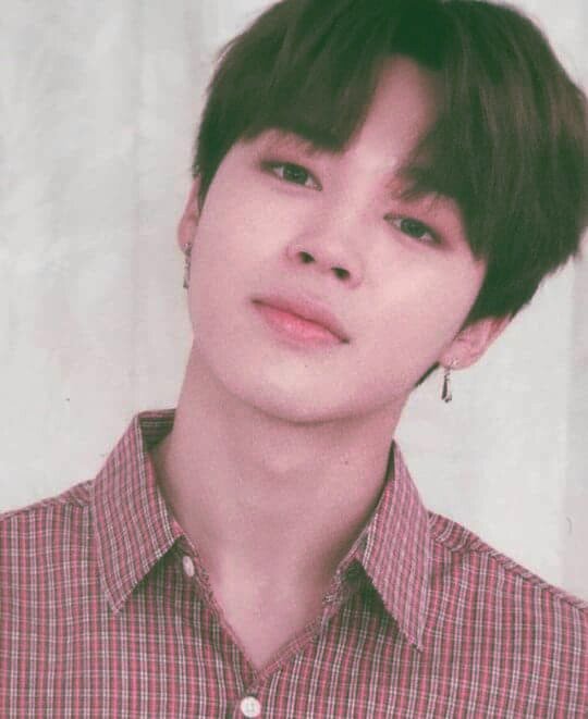 jimirxcle's tweet photo. ❝ The morning will come again,
because no darkness, no season,
can last forever.

Cherry blossoms are blooming, 
the winter is ending, 
I miss you. ❞

[#ARMYSelcaDay] https://t.co/42csl40KQg