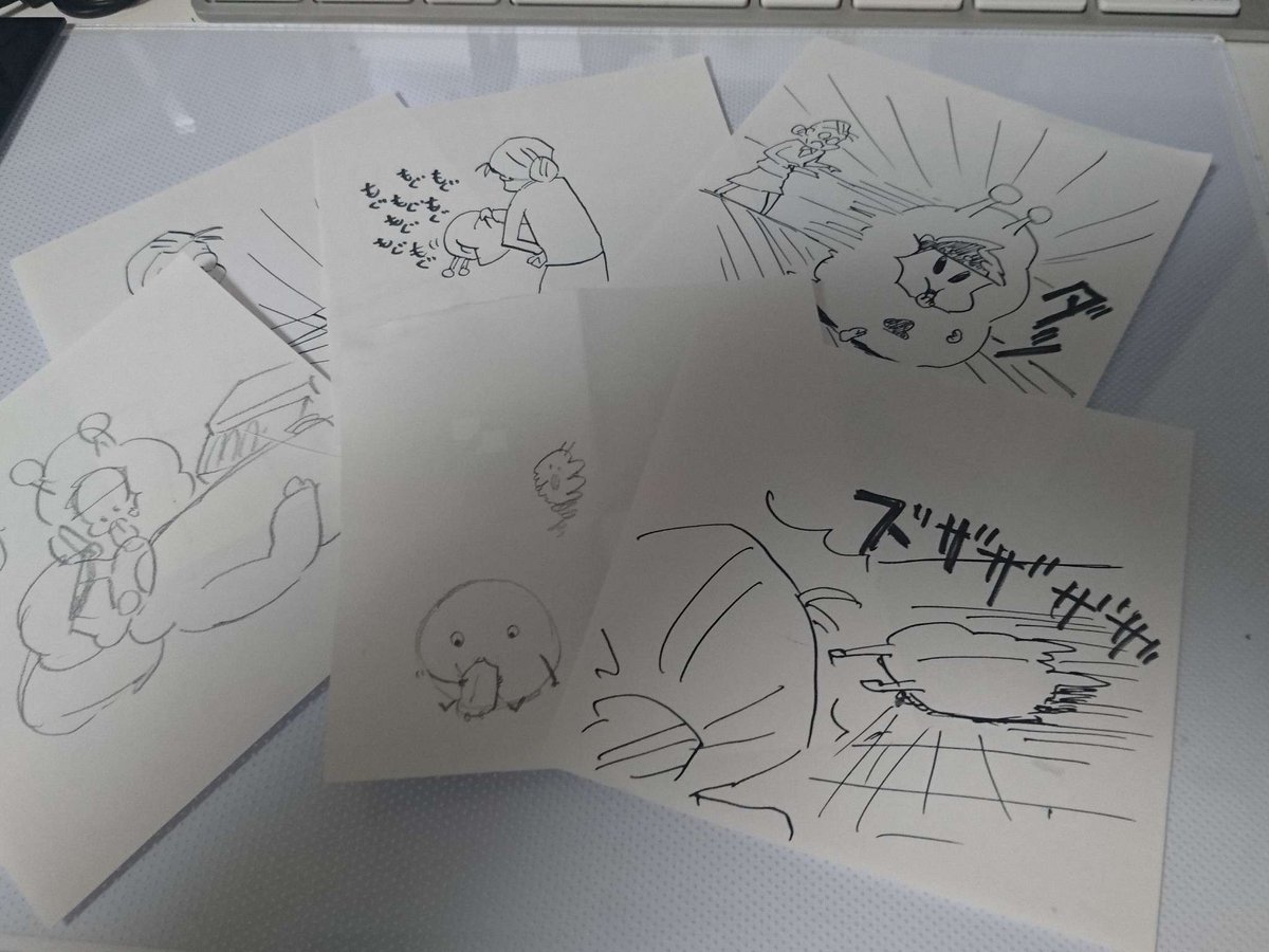 最近1000枚入りのブロックメモを買ったんだけど、ちょっとメモする感覚でゲルゲを描けるの楽しい 