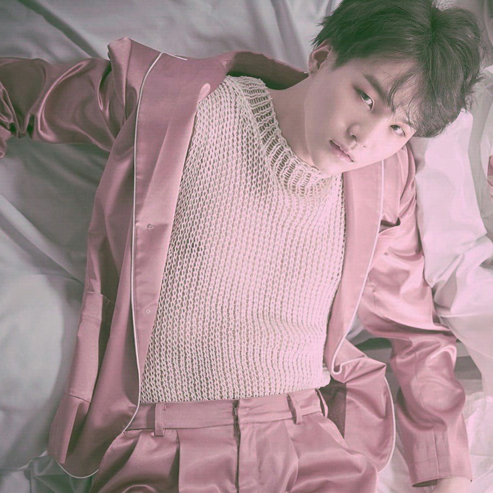 jimirxcle's tweet photo. ❝ The morning will come again,
because no darkness, no season,
can last forever.

Cherry blossoms are blooming, 
the winter is ending, 
I miss you. ❞

[#ARMYSelcaDay] https://t.co/42csl40KQg