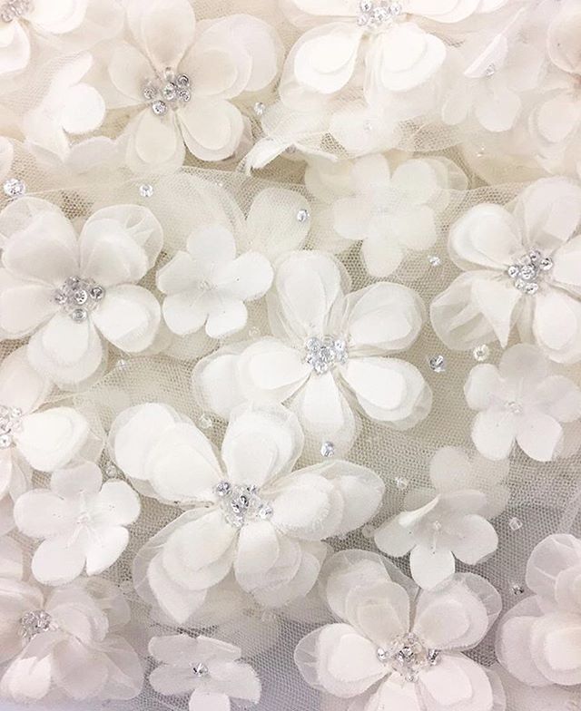 Would you believe us if we said this is a veil? Come see it for yourself 😍 <a href="/blossomveils/">Blossom Veils</a> ift.tt/2H3jaz6
