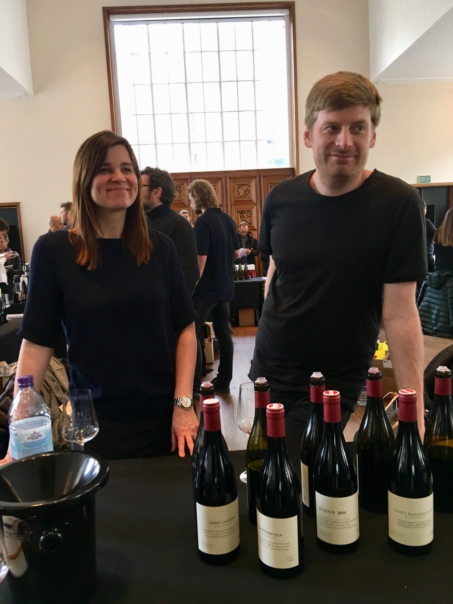 oenograph's tweet photo. #newoldworld @newcomer_wines #hannesschuster #sanktlauren &amp; #blaufrankisch Juicy cherry/cherry stone, nettle, dark spice all tempered by delightful tannic weight. #winetasting #winesofaustria https://t.co/WBK66NGVgW