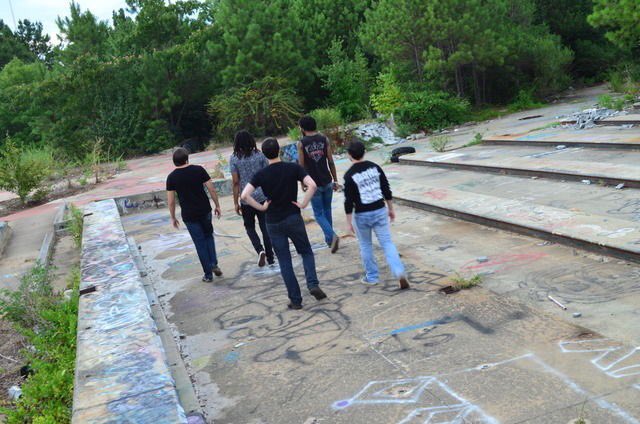 1333ProLLC's tweet photo. #albumcovershoot #band #photoshoot #thecanines #random https://t.co/m116qr7YDm